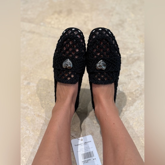 New with box CHANEL Black Crochet Loafers with Heart interlocking, size 37,5 - Picture 16 of 16